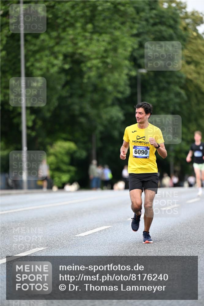 29.06.2025 - hella hamburg halbmarathon Dr. Thomas Lammeyer http://msf.ph/oto/8176240 29.06.2025 09:46:41 Kennedybrücke 1271, 2075, 2180, 2203, 6090, 7380, 8318, 8376, 9804 meine-sportfotos.de