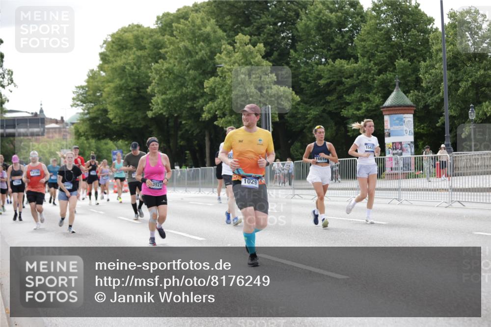29.06.2025 - hella hamburg halbmarathon Jannik Wohlers http://msf.ph/oto/8176249 29.06.2025 10:22:25 Lombardsbrücke 1029, 1853, 2294, 2766, 3003, 3034, 3600, 3601, 5223, 5343, 5629, 7188, 7190, 7266, 7276, 7529, 7925, 8355, 9256, 9392, 10086, 10205, 10826, 10902, 11665, 12190, 12592, 13921, 14525, 14633, 14801, 15469, 15870, 16618, 16801, 16863 meine-sportfotos.de