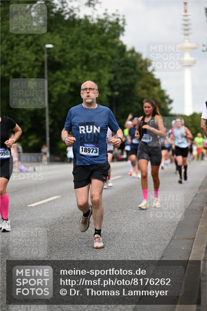 29.06.2025 - hella hamburg halbmarathon Dr. Thomas Lammeyer http://msf.ph/oto/8176262 29.06.2025 10:10:11 Kennedybrücke 1229, 1830, 1842, 2471, 2624, 3062, 4169, 4542, 5762, 6014, 7302, 7741, 8049, 8290, 8744, 8894, 8909, 9477, 9917, 10214, 10343, 10781, 10791, 10998 meine-sportfotos.de