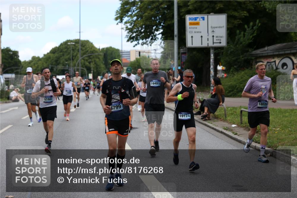 29.06.2025 - hella hamburg halbmarathon Yannick Fuchs http://msf.ph/oto/8176268 29.06.2025 11:20:08 20KM 1005, 1115, 1477, 2305, 2479, 3781, 4194, 4819, 5122, 5290, 5814, 6160, 6270, 6663, 7375, 7529, 7919, 7980, 8115, 8146, 8799, 8920, 9104, 9141, 9483, 11247, 11248, 11603, 11610, 11989, 12043, 14008, 14053, 14095, 14496, 14726, 14779, 14801, 16171, 16240, 16421, 16422, 16451, 16487, 16504, 16565, 16566, 16676, 16801, 17148, 17414, 17529, 17853, 17857, 18105, 18170, 18385, 18409, 18825, 18865, 19124, 19125 meine-sportfotos.de