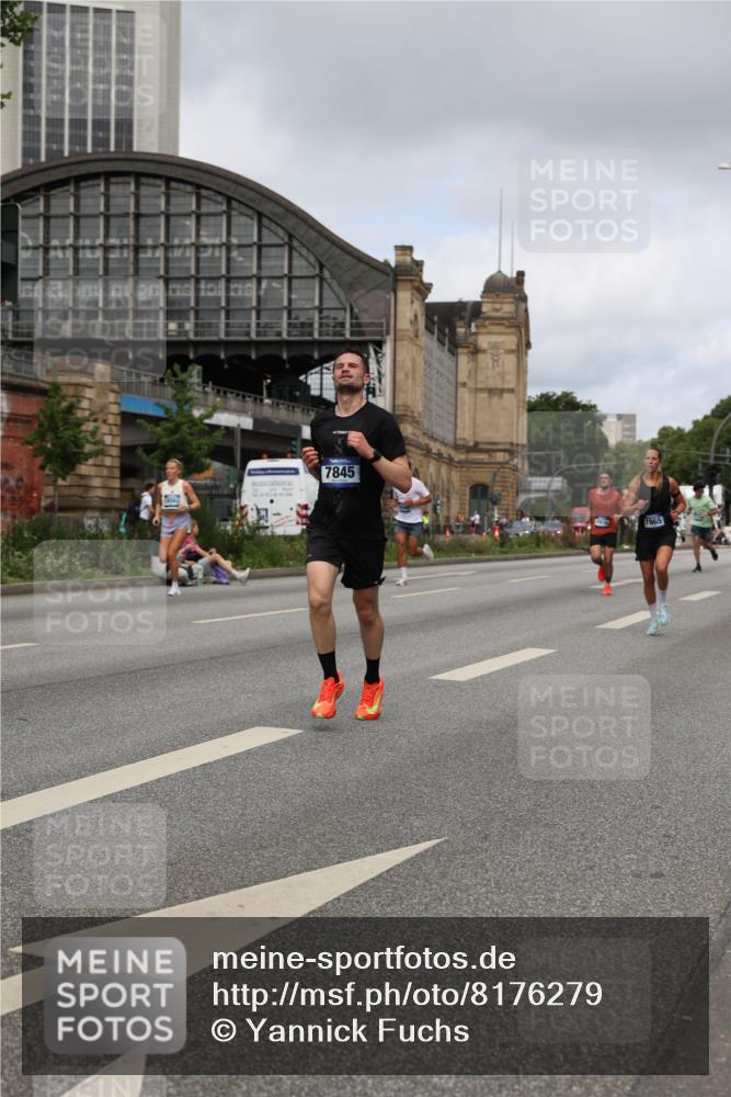 29.06.2025 - hella hamburg halbmarathon Yannick Fuchs http://msf.ph/oto/8176279 29.06.2025 10:27:23 20KM 1407, 1707, 1990, 5070, 5746, 6358, 7845, 7965, 8062, 8883, 9047, 10484, 10876, 10927, 11150, 11169, 11877, 11929, 13199, 13961, 14293, 15054, 15826, 16425, 16619, 16957, 18135, 18562, 18563 meine-sportfotos.de