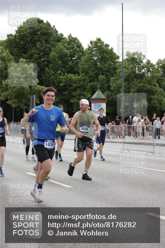29.06.2025 - hella hamburg halbmarathon Jannik Wohlers http://msf.ph/oto/8176282 29.06.2025 11:08:39 Lombardsbrücke 1140, 1223, 1776, 1832, 3330, 3967, 4219, 4790, 6654, 6934, 7352, 7996, 8006, 8008, 9860, 10032, 10228, 10689, 10698, 10911, 11066, 11343, 11751, 11869, 12142, 12246, 12980, 14238, 14373, 14547, 14551, 14705, 14706, 14942, 14945, 14995, 16296, 16764, 16954, 18358, 18364, 18521, 18813 meine-sportfotos.de