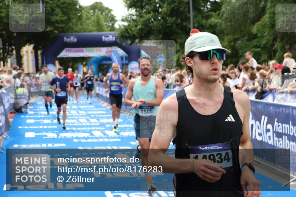 29.06.2025 - hella hamburg halbmarathon Zöllner http://msf.ph/oto/8176283 29.06.2025 10:37:49 Ziel 1505, 1615, 2196, 2404, 9171, 13148, 13595, 18276, 18277 meine-sportfotos.de