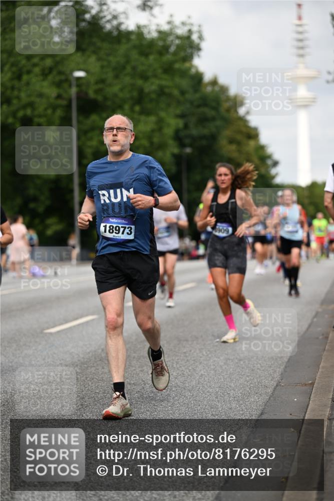 29.06.2025 - hella hamburg halbmarathon Dr. Thomas Lammeyer http://msf.ph/oto/8176295 29.06.2025 10:10:11 Kennedybrücke 1229, 1830, 1842, 2471, 2624, 3062, 4169, 4542, 5762, 6014, 7302, 7741, 8049, 8290, 8744, 8894, 8909, 9477, 9917, 10214, 10343, 10781, 10791, 10998 meine-sportfotos.de