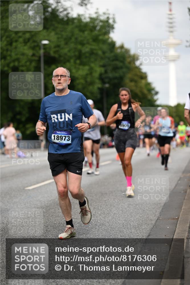 29.06.2025 - hella hamburg halbmarathon Dr. Thomas Lammeyer http://msf.ph/oto/8176306 29.06.2025 10:10:12 Kennedybrücke 1229, 1830, 1842, 2471, 2624, 3062, 4169, 4542, 5762, 6014, 7302, 7741, 8049, 8290, 8744, 8894, 8909, 9477, 9917, 10214, 10343, 10781, 10791, 10998 meine-sportfotos.de
