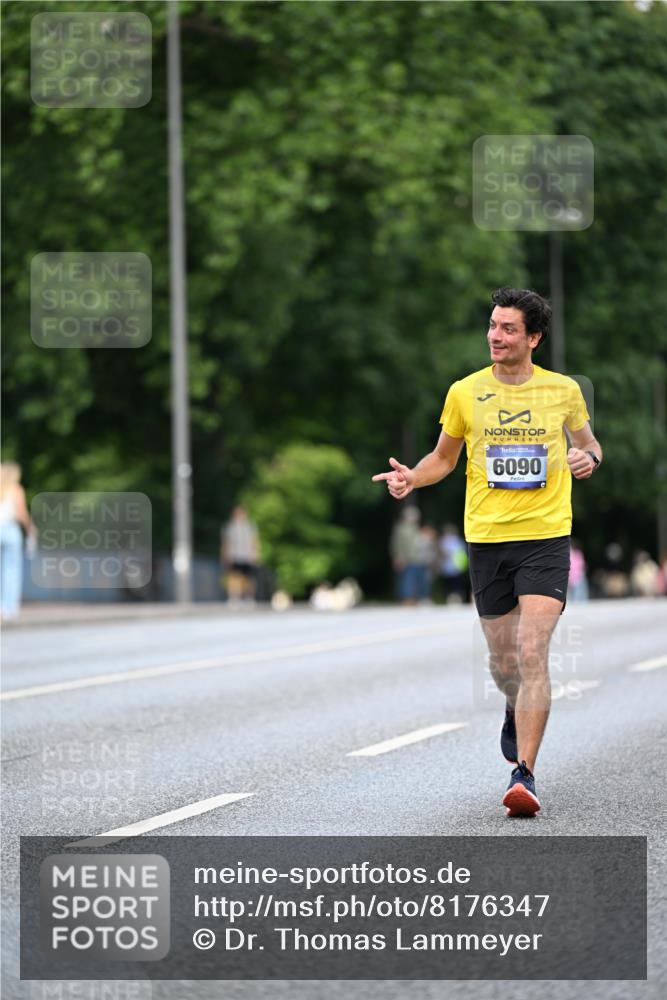 29.06.2025 - hella hamburg halbmarathon Dr. Thomas Lammeyer http://msf.ph/oto/8176347 29.06.2025 09:46:42 Kennedybrücke 1271, 2075, 2180, 2203, 6090, 7380, 8318, 8376, 9804 meine-sportfotos.de