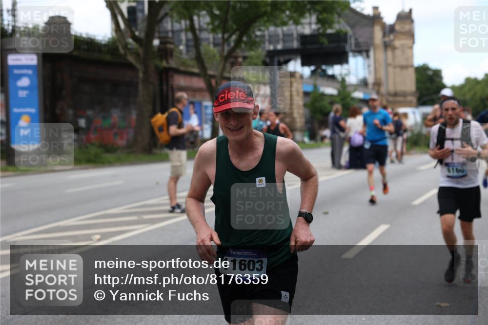 29.06.2025 - hella hamburg halbmarathon Yannick Fuchs http://msf.ph/oto/8176359 29.06.2025 11:20:09 20KM 1005, 1115, 1477, 2305, 2479, 3781, 4194, 4819, 5122, 5290, 5767, 5814, 6160, 6270, 6663, 7375, 7529, 7980, 8115, 8146, 8799, 8920, 9104, 9141, 9483, 11247, 11248, 11603, 11610, 11989, 12043, 14008, 14053, 14095, 14496, 14726, 14779, 14801, 16171, 16240, 16421, 16422, 16451, 16504, 16676, 16801, 17148, 17414, 17529, 17853, 17857, 18105, 18170, 18385, 18409, 18825, 18865, 19124, 19125 meine-sportfotos.de