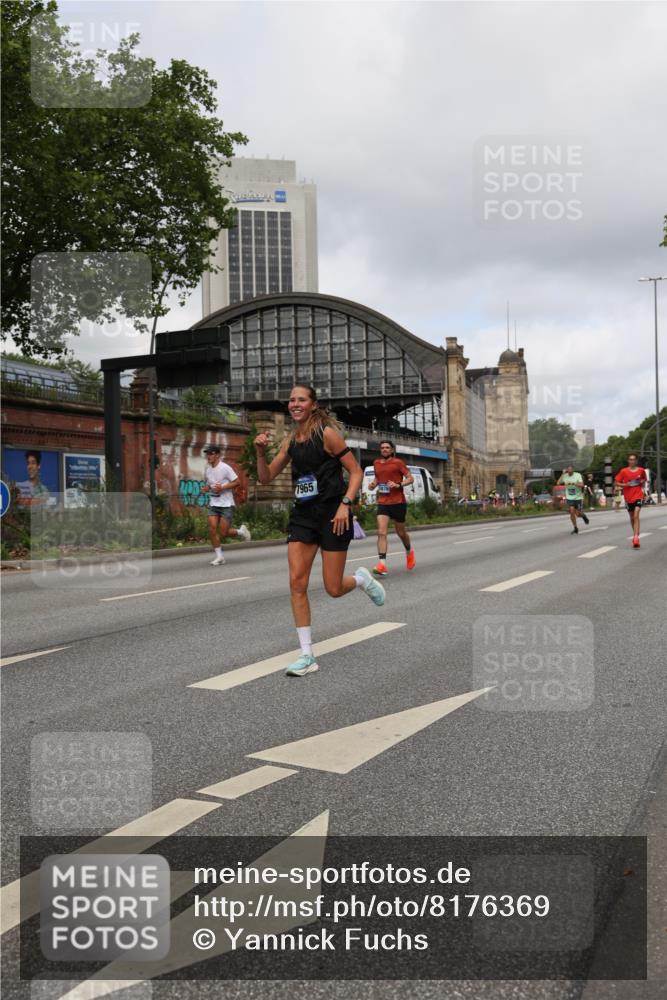 29.06.2025 - hella hamburg halbmarathon Yannick Fuchs http://msf.ph/oto/8176369 29.06.2025 10:27:26 20KM 1707, 1990, 5070, 5746, 6358, 7845, 7965, 8062, 8883, 9047, 10484, 10876, 11150, 11169, 11745, 11877, 11929, 13199, 13686, 13961, 14276, 14293, 15054, 15826, 16425, 16619, 16957, 18135, 18562, 18563 meine-sportfotos.de