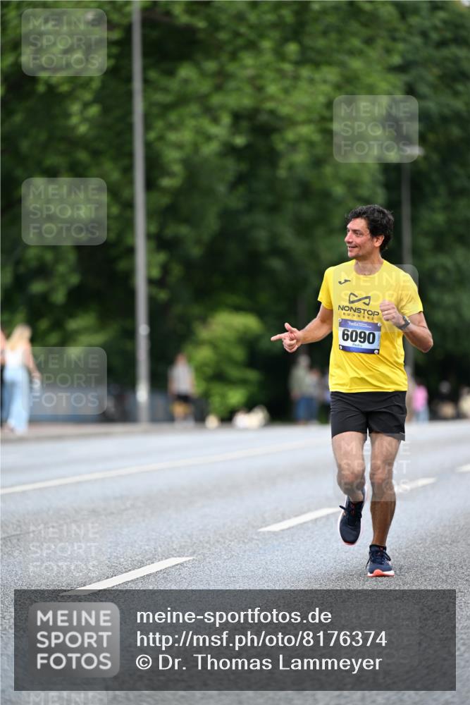 29.06.2025 - hella hamburg halbmarathon Dr. Thomas Lammeyer http://msf.ph/oto/8176374 29.06.2025 09:46:42 Kennedybrücke 1271, 2075, 2180, 2203, 6090, 7380, 8318, 8376, 9804 meine-sportfotos.de