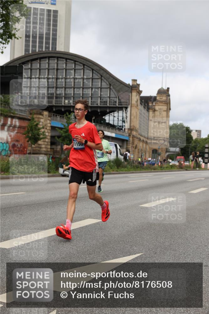 29.06.2025 - hella hamburg halbmarathon Yannick Fuchs http://msf.ph/oto/8176508 29.06.2025 10:27:29 20KM 1707, 1990, 4463, 6358, 7845, 7965, 8062, 9047, 10876, 11150, 11169, 11745, 11877, 11929, 13199, 13686, 13961, 14028, 14276, 14293, 15054, 16425, 16619, 16957, 18135, 18562, 18563 meine-sportfotos.de