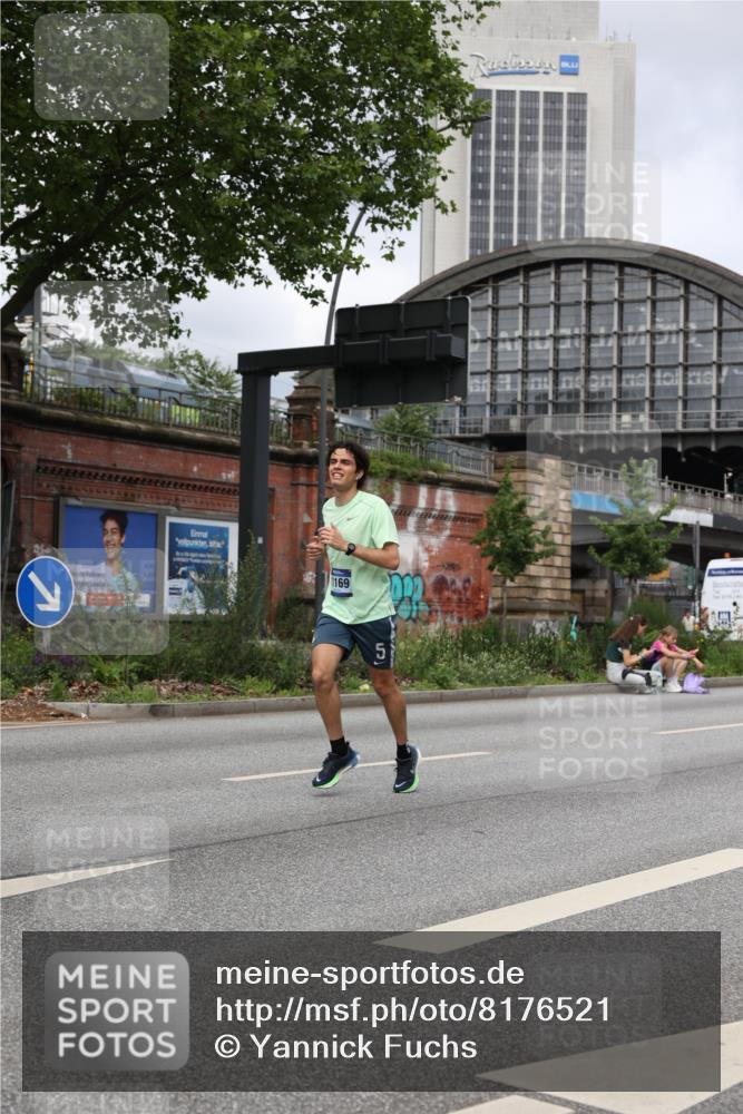 29.06.2025 - hella hamburg halbmarathon Yannick Fuchs http://msf.ph/oto/8176521 29.06.2025 10:27:31 20KM 1707, 1990, 4463, 6358, 7845, 7965, 8062, 10876, 11150, 11169, 11745, 11877, 12899, 12987, 13199, 13686, 13961, 14028, 14276, 14293, 14908, 15054, 16425, 16619, 16957, 18135, 18562, 18563 meine-sportfotos.de