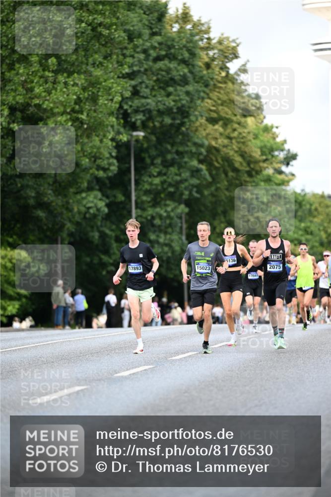 29.06.2025 - hella hamburg halbmarathon Dr. Thomas Lammeyer http://msf.ph/oto/8176530 29.06.2025 09:46:44 Kennedybrücke 2075, 2180, 2203, 2483, 6090, 7380, 8318, 8376, 9804, 10351 meine-sportfotos.de