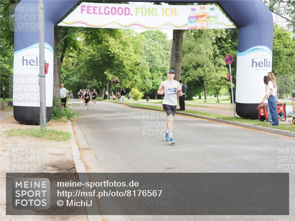 29.06.2025 - hella hamburg halbmarathon MichiJ http://msf.ph/oto/8176567 29.06.2025 10:16:26 Zwischen KM18-KM19 14019, 14728 meine-sportfotos.de