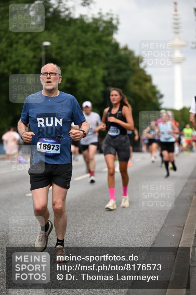 29.06.2025 - hella hamburg halbmarathon Dr. Thomas Lammeyer http://msf.ph/oto/8176573 29.06.2025 10:10:12 Kennedybrücke 1229, 1830, 1842, 2471, 2624, 3062, 4169, 4542, 5762, 6014, 7302, 7741, 8049, 8290, 8744, 8894, 8909, 9477, 9917, 10214, 10343, 10781, 10791, 10998 meine-sportfotos.de