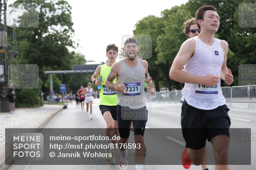 29.06.2025 - hella hamburg halbmarathon Jannik Wohlers http://msf.ph/oto/8176593 29.06.2025 09:42:19 Lombardsbrücke 5612, 7331, 7855, 9269, 10468, 11078, 11228, 12360, 13872, 13913, 14753, 14836, 16615, 17614, 18740, 19041, 19042, 19050, 19076, 19078 meine-sportfotos.de
