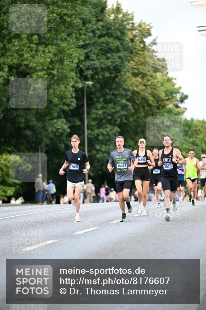 29.06.2025 - hella hamburg halbmarathon Dr. Thomas Lammeyer http://msf.ph/oto/8176607 29.06.2025 09:46:44 Kennedybrücke 2075, 2180, 2203, 2483, 6090, 7380, 8318, 8376, 9804, 10351 meine-sportfotos.de
