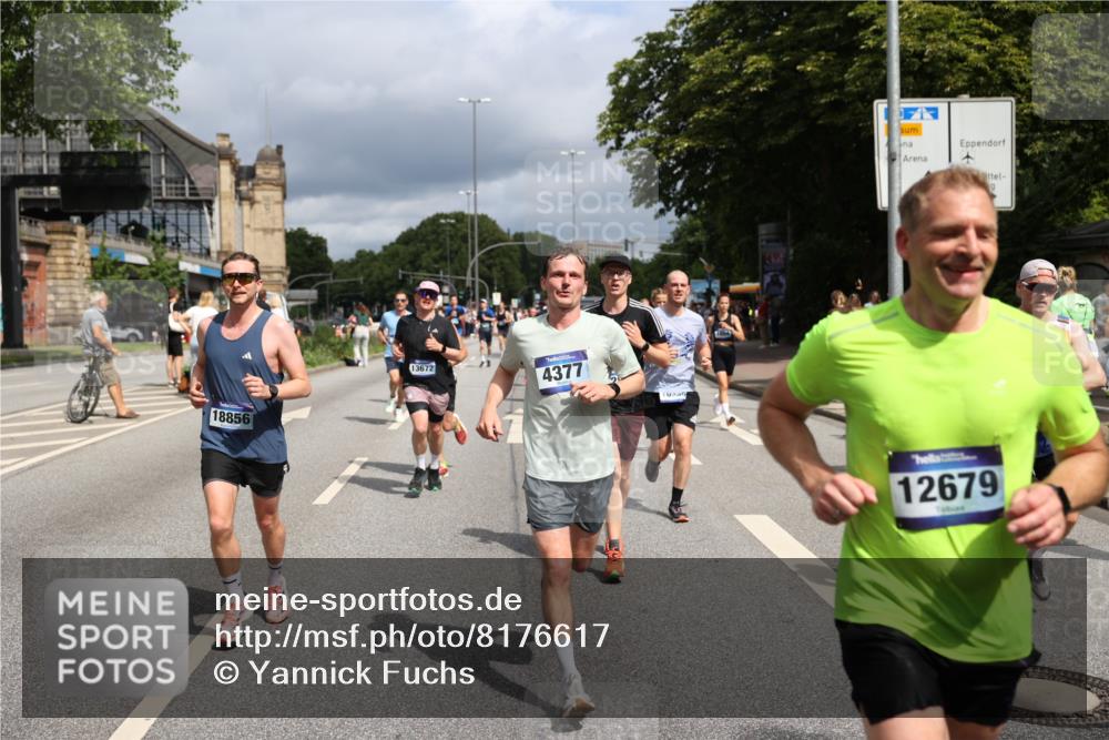 29.06.2025 - hella hamburg halbmarathon Yannick Fuchs http://msf.ph/oto/8176617 29.06.2025 10:41:57 20KM 51, 1604, 1613, 1696, 2284, 2708, 2839, 2864, 2869, 2953, 3976, 4377, 4528, 5022, 6009, 6134, 6168, 6716, 7599, 7962, 8234, 8693, 9544, 9626, 10969, 10988, 11283, 12679, 12685, 12870, 13007, 13672, 13948, 14618, 14619, 14730, 15333, 15350, 15478, 15479, 17172, 17451, 17905, 17915, 17979, 18104, 18430, 18758, 18856, 18922, 18974, 19181 meine-sportfotos.de