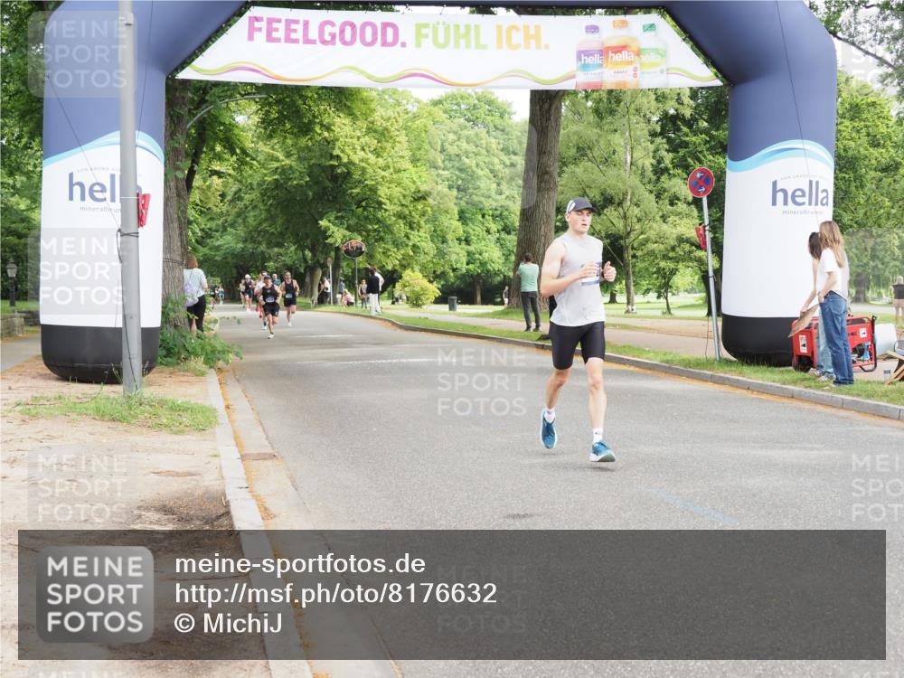 29.06.2025 - hella hamburg halbmarathon MichiJ http://msf.ph/oto/8176632 29.06.2025 10:16:26 Zwischen KM18-KM19 14019, 14728 meine-sportfotos.de