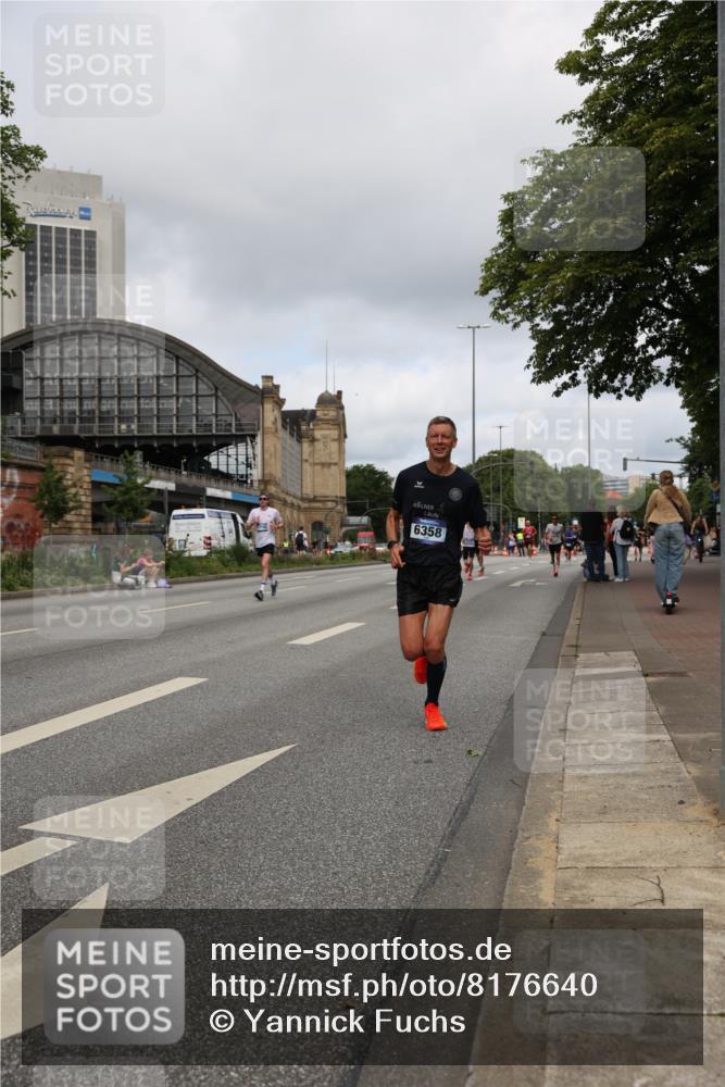 29.06.2025 - hella hamburg halbmarathon Yannick Fuchs http://msf.ph/oto/8176640 29.06.2025 10:27:33 20KM 1990, 4463, 6358, 7845, 7965, 8062, 10876, 11150, 11169, 11745, 11877, 12899, 12987, 13199, 13686, 13961, 14028, 14276, 14908, 15054, 16425, 16619, 18135, 18562, 18563 meine-sportfotos.de