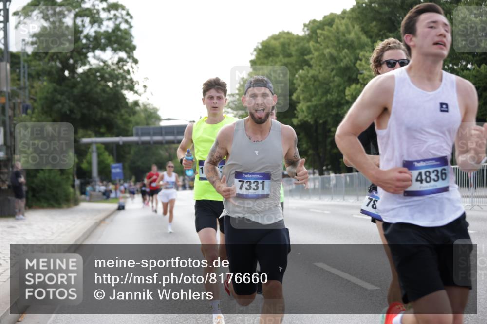 29.06.2025 - hella hamburg halbmarathon Jannik Wohlers http://msf.ph/oto/8176660 29.06.2025 09:42:19 Lombardsbrücke 5612, 7331, 7855, 9269, 10468, 11078, 11228, 12360, 13872, 13913, 14753, 14836, 16615, 17614, 18740, 19041, 19042, 19050, 19076, 19078 meine-sportfotos.de