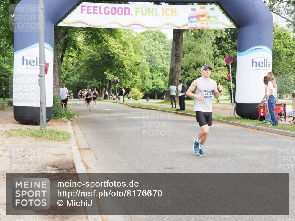 29.06.2025 - hella hamburg halbmarathon MichiJ http://msf.ph/oto/8176670 29.06.2025 10:16:27 Zwischen KM18-KM19 14019, 14728 meine-sportfotos.de