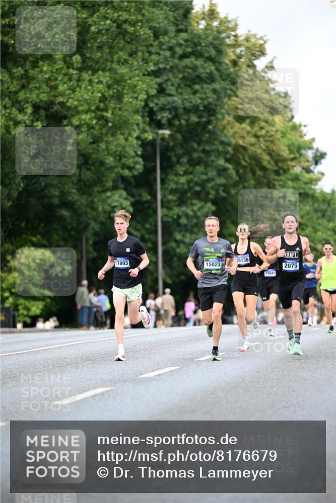 29.06.2025 - hella hamburg halbmarathon Dr. Thomas Lammeyer http://msf.ph/oto/8176679 29.06.2025 09:46:45 Kennedybrücke 2075, 2180, 2203, 2483, 6090, 7380, 8318, 8376, 9804, 10351 meine-sportfotos.de