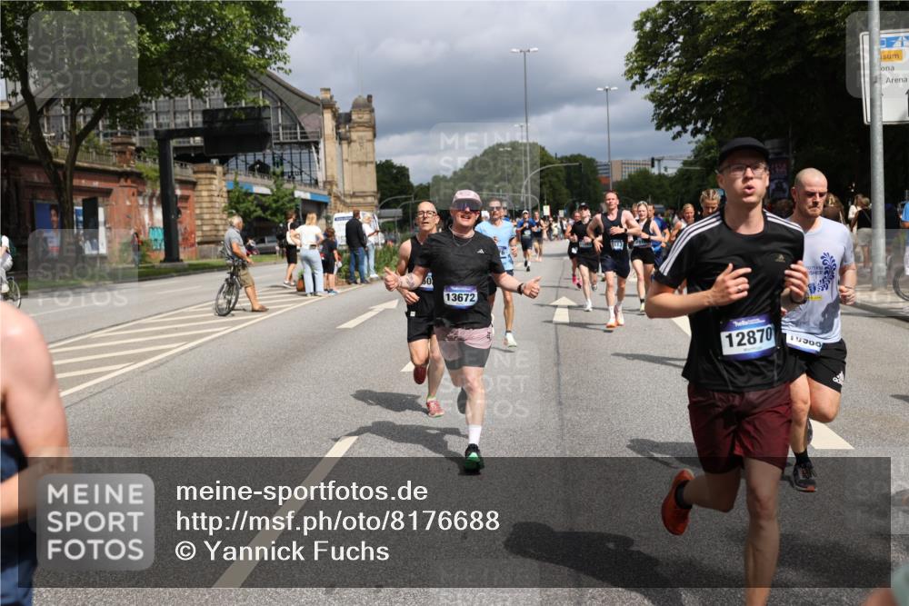 29.06.2025 - hella hamburg halbmarathon Yannick Fuchs http://msf.ph/oto/8176688 29.06.2025 10:41:58 20KM 51, 1604, 1613, 1696, 2284, 2708, 2839, 2864, 2869, 2953, 3976, 4377, 4528, 5022, 6009, 6134, 6168, 6716, 7599, 7962, 8234, 8693, 8927, 9544, 9626, 10969, 10988, 11283, 12679, 12685, 12870, 13007, 13672, 13948, 14618, 14619, 14730, 15333, 15350, 15478, 15479, 17172, 17451, 17905, 17915, 17979, 18104, 18430, 18758, 18856, 18922, 18974, 19181 meine-sportfotos.de