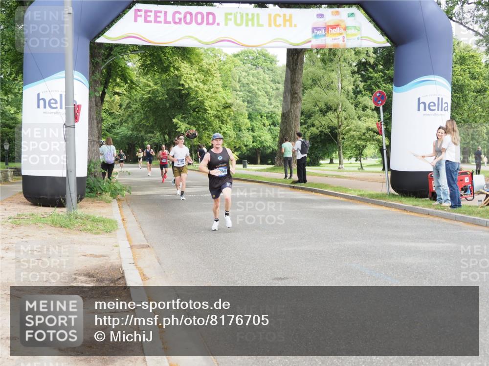 29.06.2025 - hella hamburg halbmarathon MichiJ http://msf.ph/oto/8176705 29.06.2025 10:16:32 Zwischen KM18-KM19 14019, 14728, 17258 meine-sportfotos.de