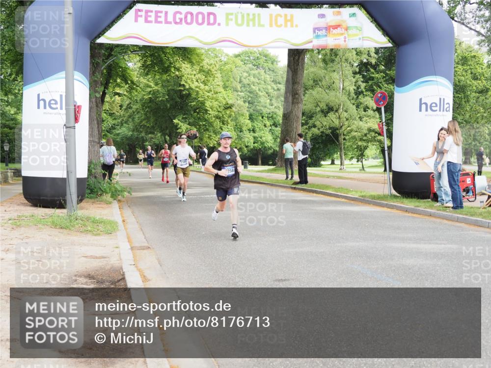 29.06.2025 - hella hamburg halbmarathon MichiJ http://msf.ph/oto/8176713 29.06.2025 10:16:32 Zwischen KM18-KM19 14019, 14728, 17258 meine-sportfotos.de