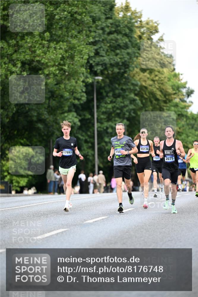 29.06.2025 - hella hamburg halbmarathon Dr. Thomas Lammeyer http://msf.ph/oto/8176748 29.06.2025 09:46:45 Kennedybrücke 2075, 2180, 2203, 2483, 6090, 7380, 8318, 8376, 9804, 10351 meine-sportfotos.de