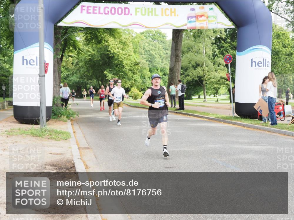 29.06.2025 - hella hamburg halbmarathon MichiJ http://msf.ph/oto/8176756 29.06.2025 10:16:33 Zwischen KM18-KM19 14728, 17258 meine-sportfotos.de
