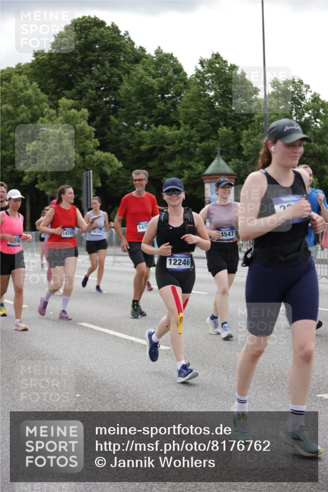 29.06.2025 - hella hamburg halbmarathon Jannik Wohlers http://msf.ph/oto/8176762 29.06.2025 11:08:45 Lombardsbrücke 1140, 1776, 1832, 3330, 3505, 3634, 3967, 4219, 4357, 4790, 4800, 5504, 6627, 6654, 6934, 7196, 7352, 7904, 7996, 9860, 10032, 10073, 10228, 10535, 10689, 10698, 10904, 11066, 11751, 11869, 11930, 12142, 12246, 14238, 14373, 14547, 14551, 14705, 14706, 14942, 14945, 14995, 16296, 16764, 19231 meine-sportfotos.de