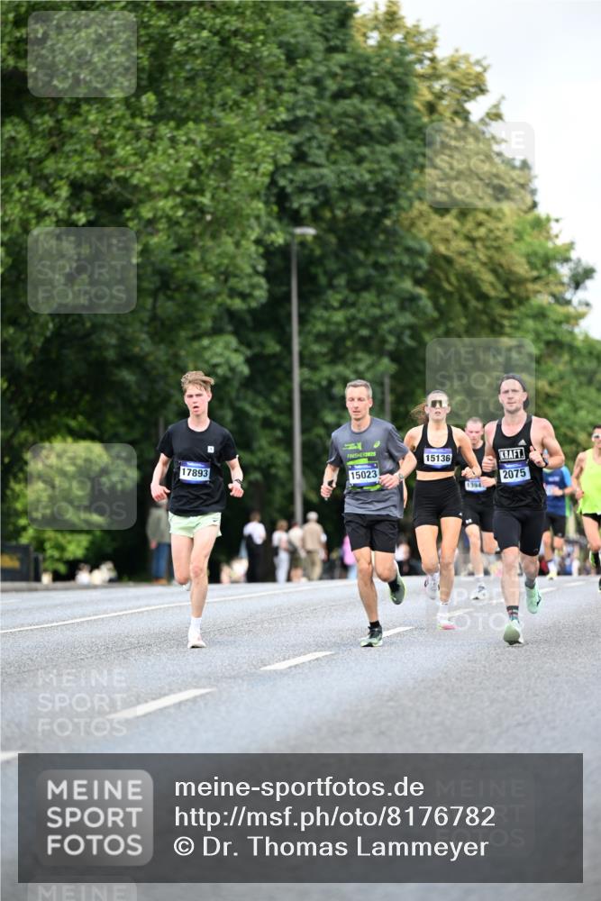 29.06.2025 - hella hamburg halbmarathon Dr. Thomas Lammeyer http://msf.ph/oto/8176782 29.06.2025 09:46:45 Kennedybrücke 2075, 2180, 2203, 2483, 6090, 7380, 8318, 8376, 9804, 10351 meine-sportfotos.de