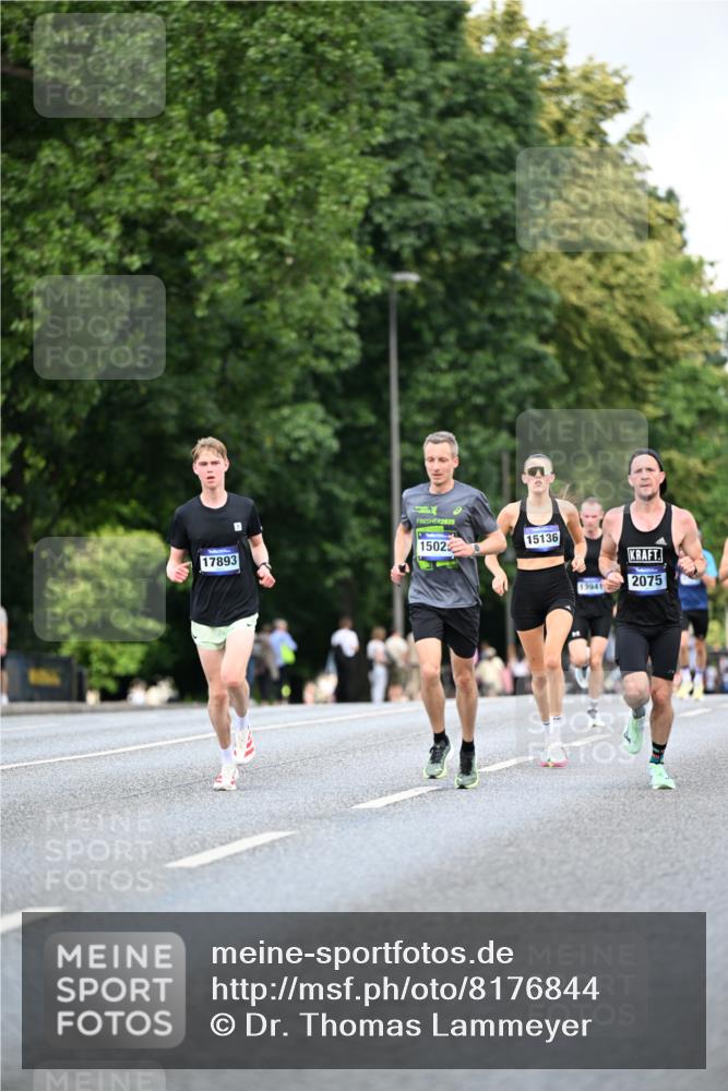 29.06.2025 - hella hamburg halbmarathon Dr. Thomas Lammeyer http://msf.ph/oto/8176844 29.06.2025 09:46:46 Kennedybrücke 2075, 2180, 2203, 2483, 6090, 7380, 8318, 8376, 9804, 10351 meine-sportfotos.de