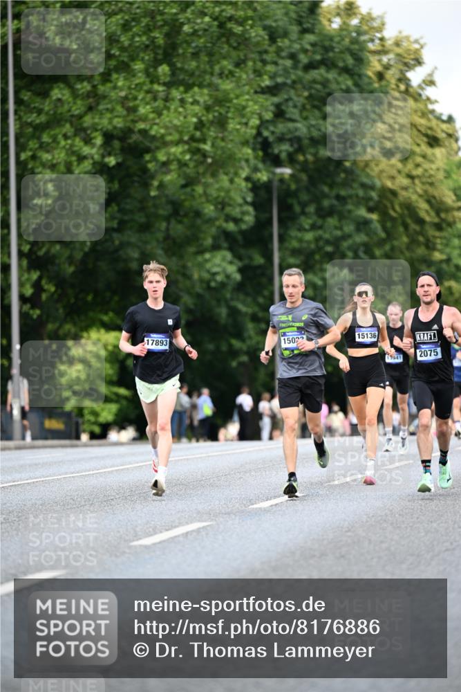 29.06.2025 - hella hamburg halbmarathon Dr. Thomas Lammeyer http://msf.ph/oto/8176886 29.06.2025 09:46:46 Kennedybrücke 2075, 2180, 2203, 2483, 6090, 7380, 8318, 8376, 9804, 10351 meine-sportfotos.de