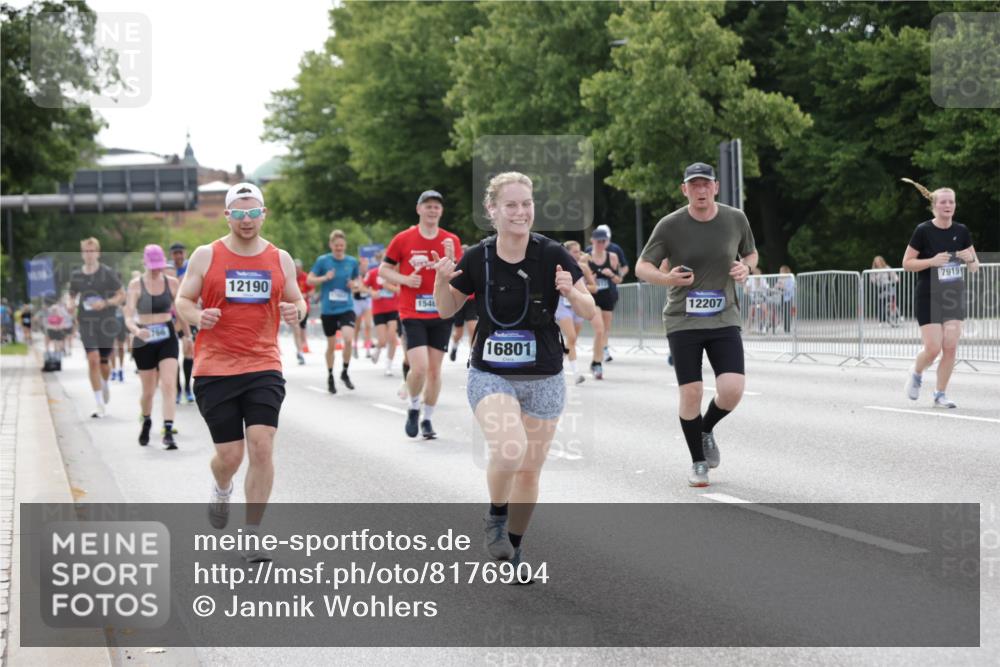 29.06.2025 - hella hamburg halbmarathon Jannik Wohlers http://msf.ph/oto/8176904 29.06.2025 10:22:29 Lombardsbrücke 1029, 1853, 2766, 3003, 3029, 3034, 3600, 5223, 5629, 6784, 6785, 7266, 7891, 7925, 9133, 9913, 10205, 10826, 12190, 13560, 13921, 14525, 14633, 14801, 15469, 15870, 16565, 16566, 16618, 16801, 16863, 17657 meine-sportfotos.de