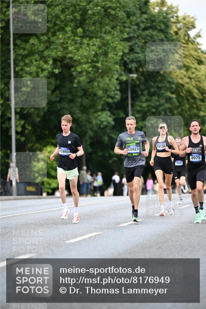 29.06.2025 - hella hamburg halbmarathon Dr. Thomas Lammeyer http://msf.ph/oto/8176949 29.06.2025 09:46:46 Kennedybrücke 2075, 2180, 2203, 2483, 6090, 7380, 8318, 8376, 9804, 10351 meine-sportfotos.de