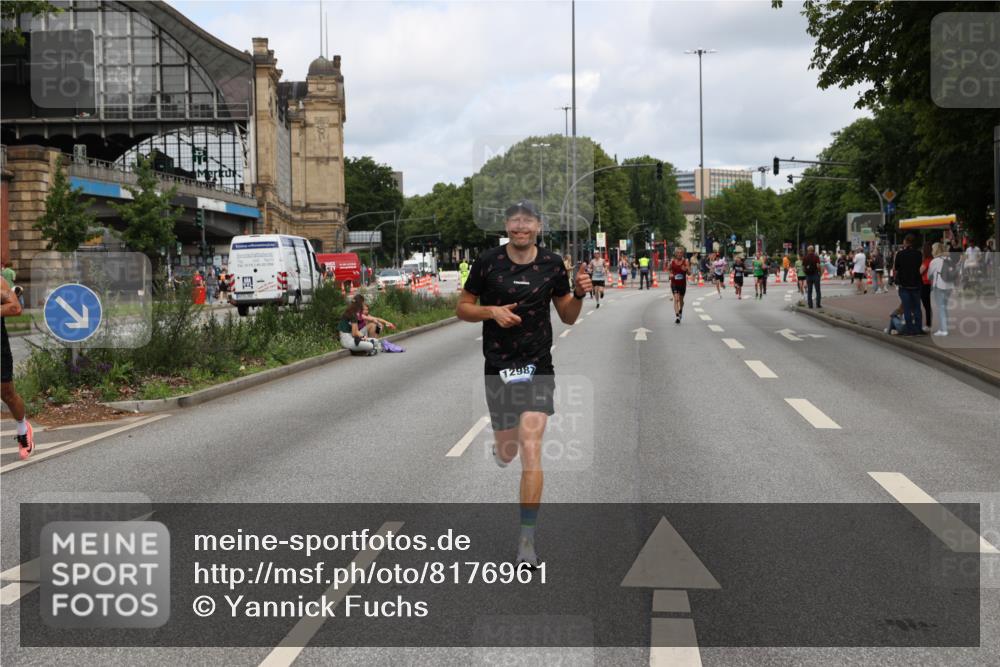 29.06.2025 - hella hamburg halbmarathon Yannick Fuchs http://msf.ph/oto/8176961 29.06.2025 10:27:50 20KM 4463, 4679, 4749, 7723, 8062, 10453, 11745, 11877, 12290, 12899, 12987, 13686, 13961, 14028, 14167, 14276, 14908, 16425, 17056, 17151, 17175, 18679, 19059 meine-sportfotos.de