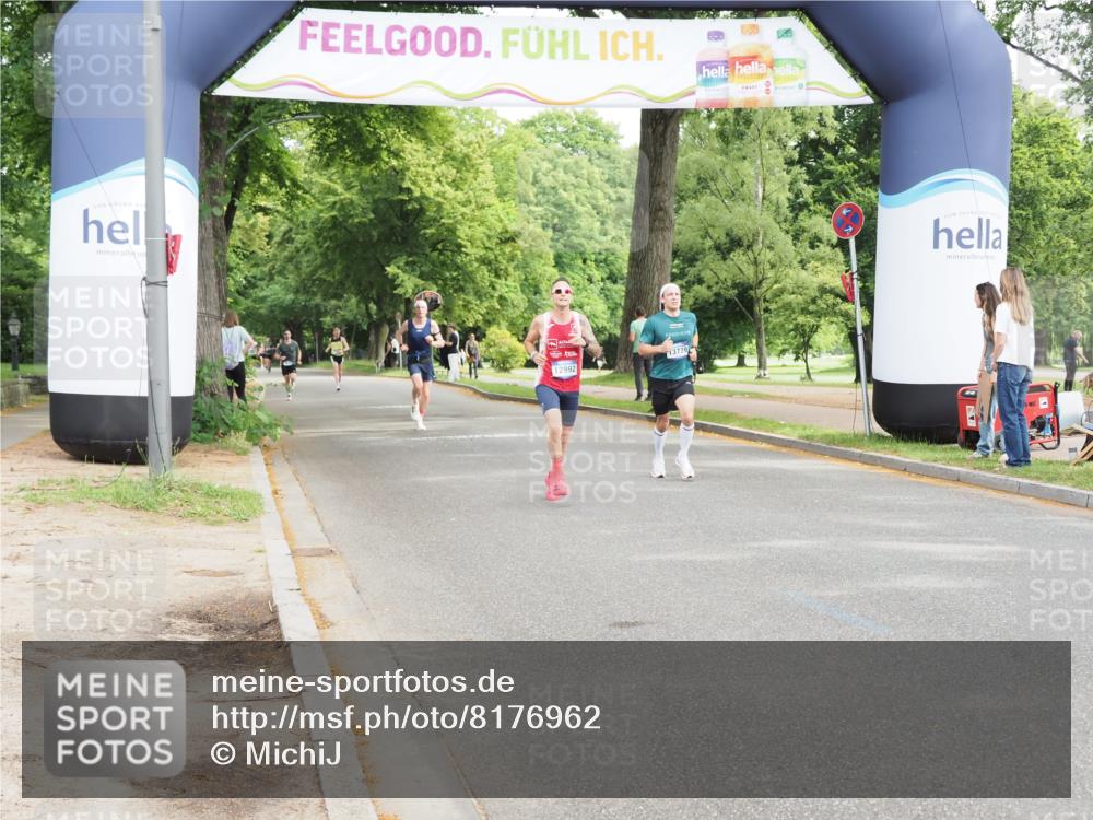 29.06.2025 - hella hamburg halbmarathon MichiJ http://msf.ph/oto/8176962 29.06.2025 10:16:37 Zwischen KM18-KM19 7380, 12992, 13779, 17040, 17258 meine-sportfotos.de