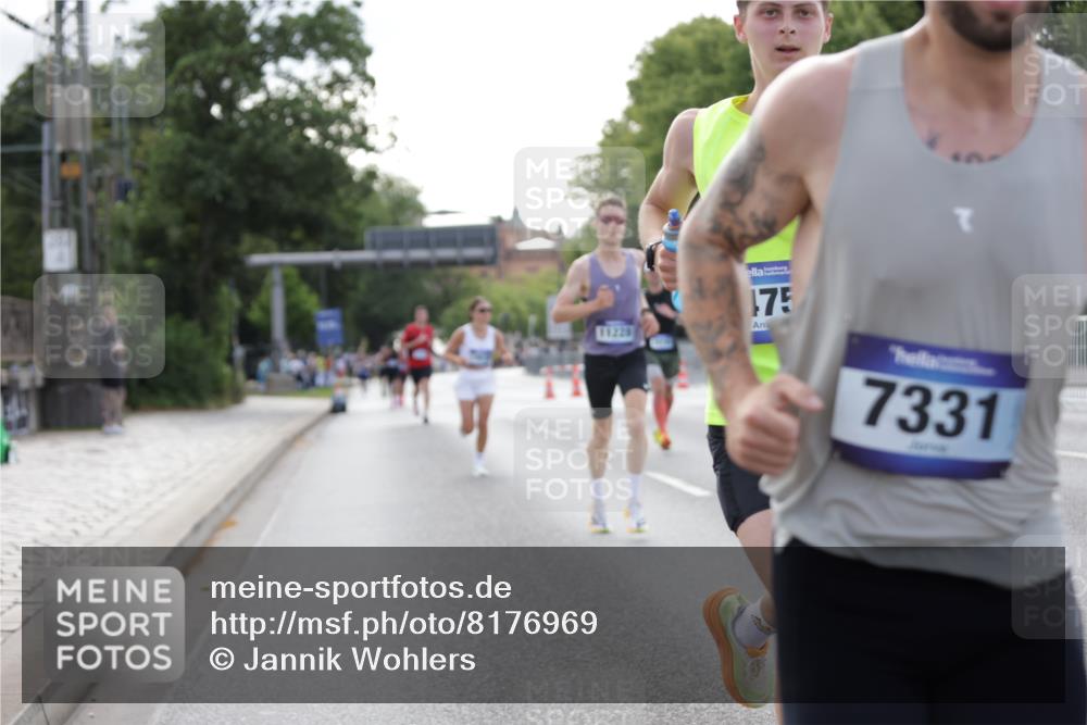 29.06.2025 - hella hamburg halbmarathon Jannik Wohlers http://msf.ph/oto/8176969 29.06.2025 09:42:20 Lombardsbrücke 5612, 7331, 7855, 9269, 10468, 11078, 11228, 12360, 13872, 13913, 14753, 14836, 16615, 17614, 18740, 19041, 19042, 19050, 19076, 19078 meine-sportfotos.de