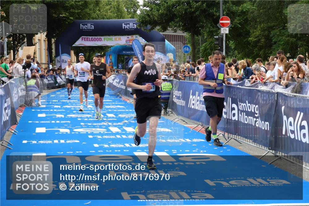 29.06.2025 - hella hamburg halbmarathon Zöllner http://msf.ph/oto/8176970 29.06.2025 10:27:41 Ziel 2203, 5367, 7651, 8731, 10655, 12341, 17354, 18832 meine-sportfotos.de