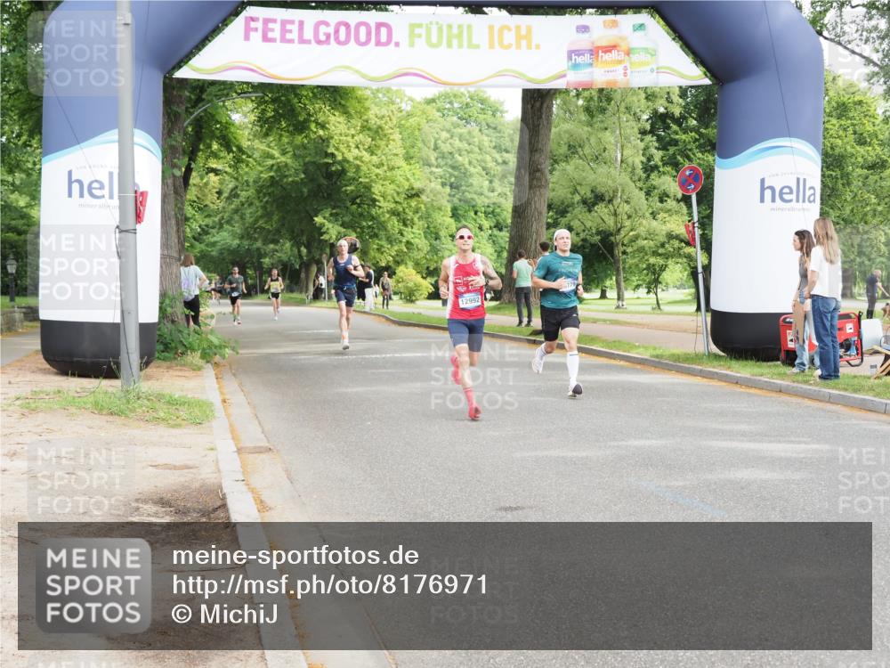 29.06.2025 - hella hamburg halbmarathon MichiJ http://msf.ph/oto/8176971 29.06.2025 10:16:37 Zwischen KM18-KM19 7380, 12992, 13779, 17040, 17258 meine-sportfotos.de