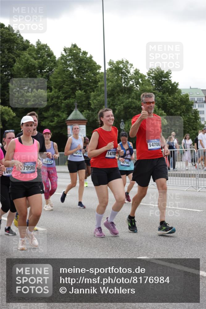29.06.2025 - hella hamburg halbmarathon Jannik Wohlers http://msf.ph/oto/8176984 29.06.2025 11:08:47 Lombardsbrücke 1140, 1776, 1832, 3330, 3505, 3634, 3967, 4219, 4357, 4790, 4800, 4956, 5402, 5504, 6627, 6654, 6934, 7196, 7352, 7904, 7996, 9860, 10032, 10073, 10228, 10535, 10689, 10698, 10904, 11066, 11751, 11930, 12142, 12246, 12948, 14238, 14373, 14547, 14551, 14705, 14706, 14942, 14945, 14995, 16296, 16764, 19231 meine-sportfotos.de