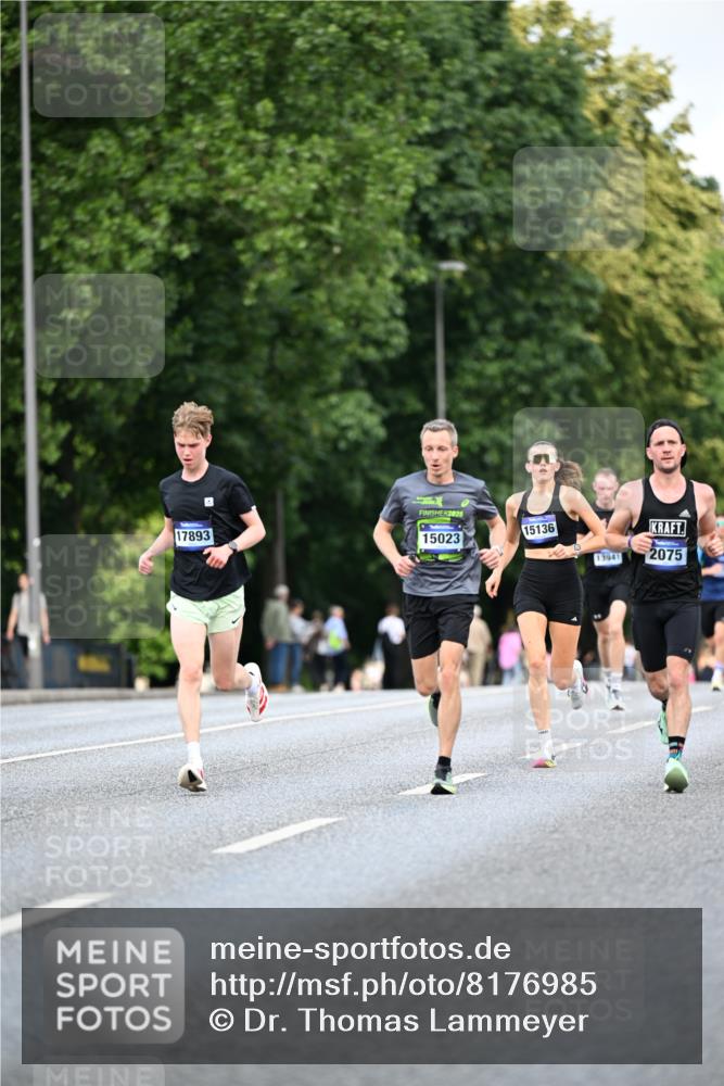 29.06.2025 - hella hamburg halbmarathon Dr. Thomas Lammeyer http://msf.ph/oto/8176985 29.06.2025 09:46:46 Kennedybrücke 2075, 2180, 2203, 2483, 6090, 7380, 8318, 8376, 9804, 10351 meine-sportfotos.de
