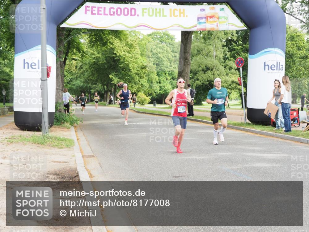 29.06.2025 - hella hamburg halbmarathon MichiJ http://msf.ph/oto/8177008 29.06.2025 10:16:38 Zwischen KM18-KM19 7380, 12992, 13779, 17040, 17258 meine-sportfotos.de