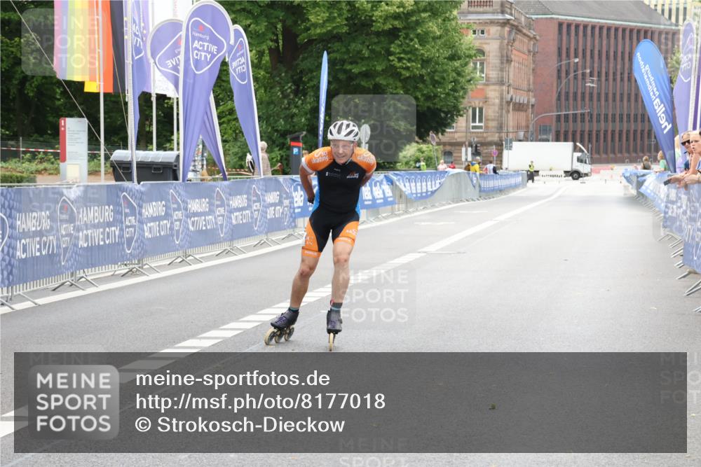 29.06.2025 - hella hamburg halbmarathon Strokosch-Dieckow http://msf.ph/oto/8177018 29.06.2025 09:17:38 Ziel 20004 meine-sportfotos.de