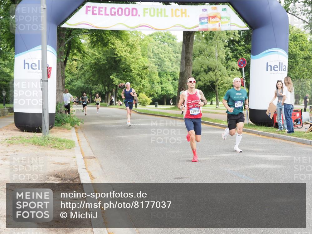 29.06.2025 - hella hamburg halbmarathon MichiJ http://msf.ph/oto/8177037 29.06.2025 10:16:38 Zwischen KM18-KM19 7380, 12992, 13779, 17040, 17258 meine-sportfotos.de