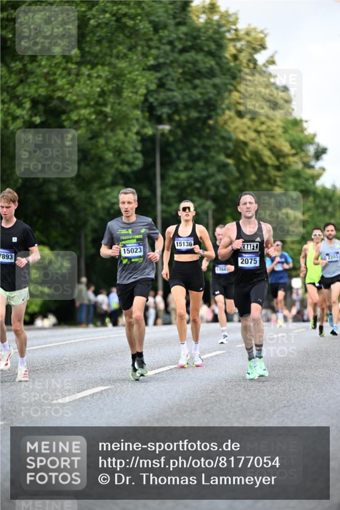 29.06.2025 - hella hamburg halbmarathon Dr. Thomas Lammeyer http://msf.ph/oto/8177054 29.06.2025 09:46:47 Kennedybrücke 2075, 2180, 2203, 2483, 6090, 7380, 8318, 8376, 9804, 10351 meine-sportfotos.de
