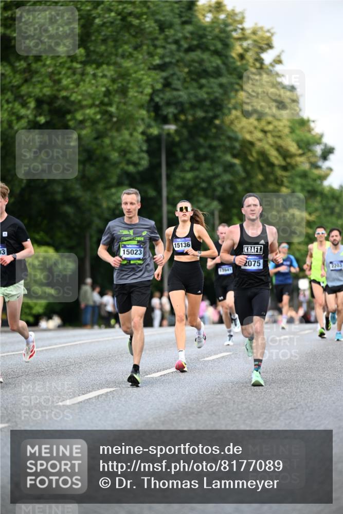 29.06.2025 - hella hamburg halbmarathon Dr. Thomas Lammeyer http://msf.ph/oto/8177089 29.06.2025 09:46:47 Kennedybrücke 2075, 2180, 2203, 2483, 6090, 7380, 8318, 8376, 9804, 10351 meine-sportfotos.de