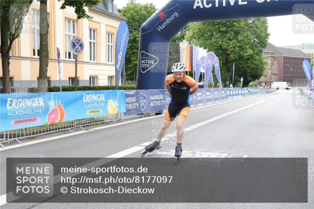 29.06.2025 - hella hamburg halbmarathon Strokosch-Dieckow http://msf.ph/oto/8177097 29.06.2025 09:17:40 Ziel 20004 meine-sportfotos.de